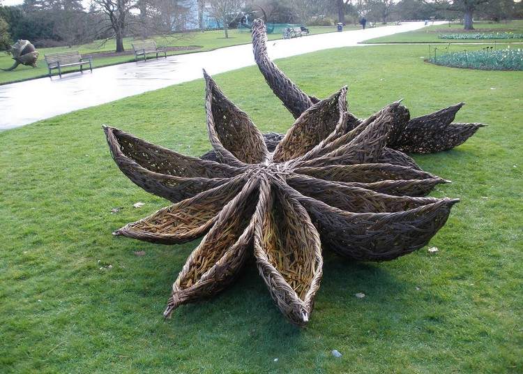jardim-esculturas-estrela em formato de anis