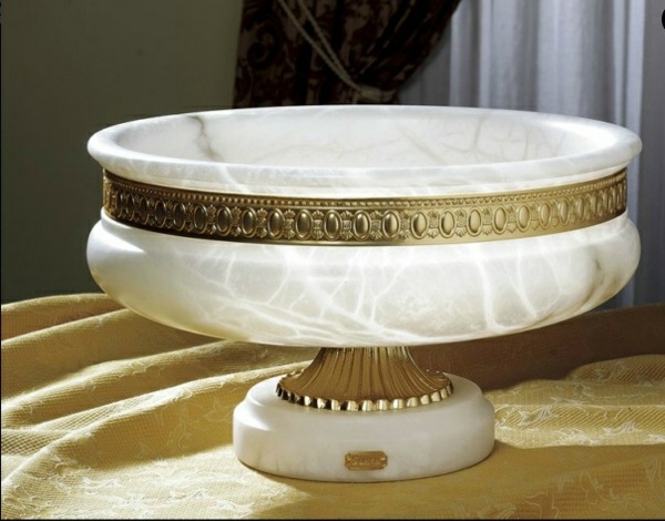 decoração-sala-branco-alabastro-ouro-ornamentos