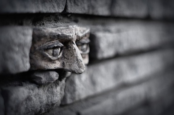 Projeto de parede de relevo - rosto humano