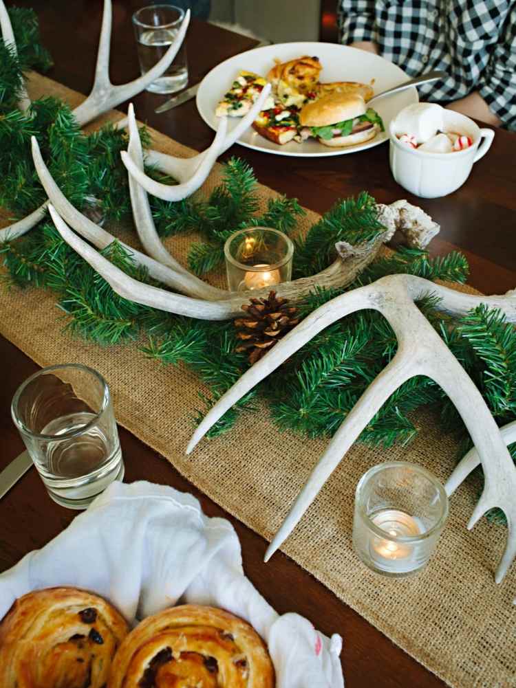 decoração de mesa-natal-faça-você-mesmo-chifres-ramos de abeto-mesa-artificial-corredor-pano de saco-mesa de madeira