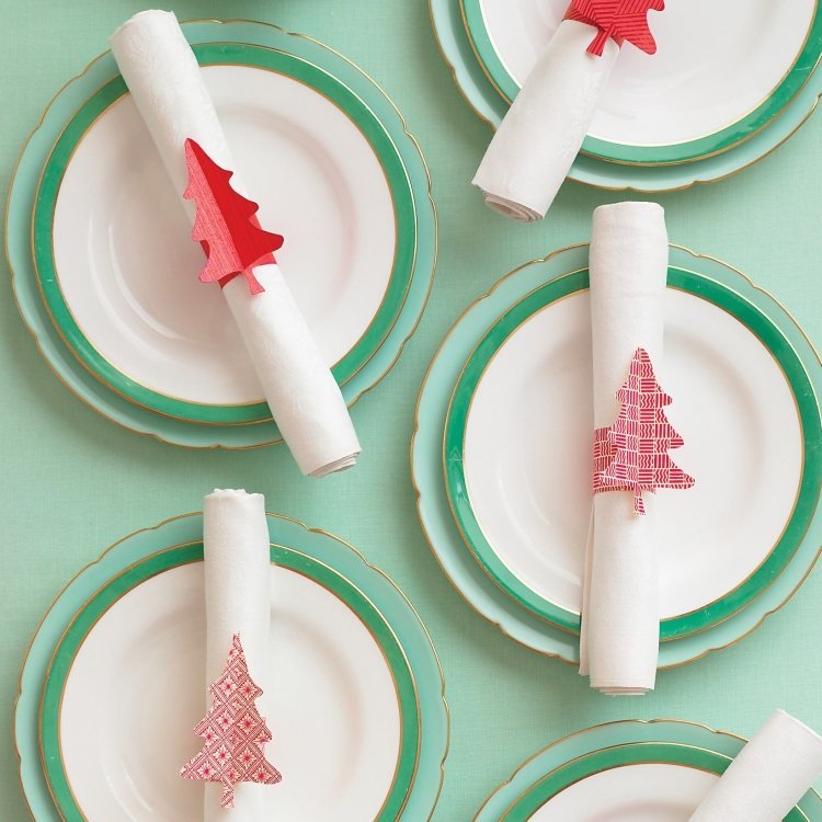 decoração de mesa-natal-faça-você-mesmo-guardanapo-anéis-funileiro-natal-árvores-pratos vermelhos