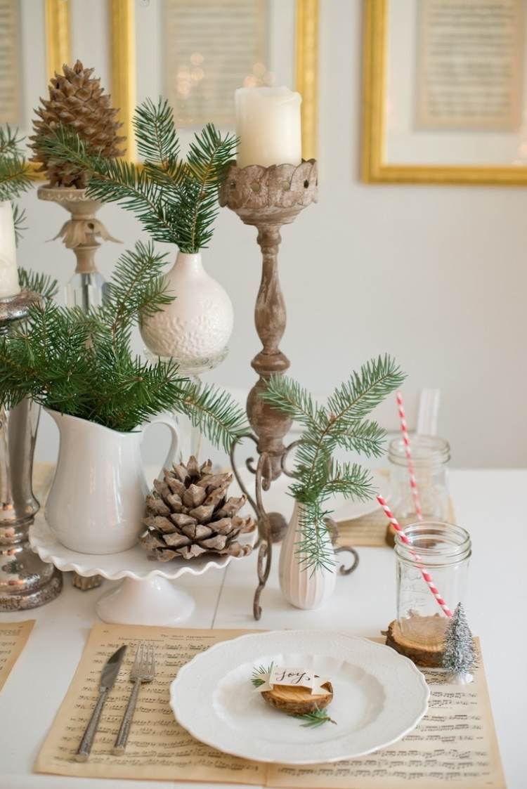 decoração de mesa-natal-faça-você-mesmo-materiais naturais-ramos de abeto-cones-porcelana-branco