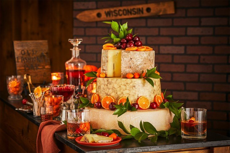Bolo de casamento de queijo exótico com laranjas