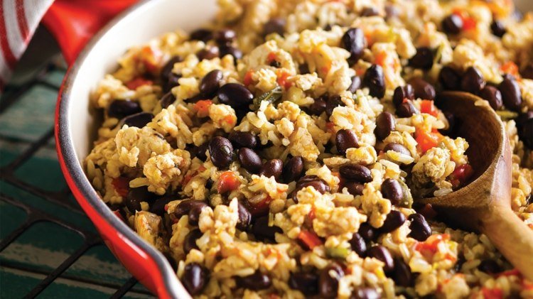 comida-cubana-açafrão-arroz-feijão-preto-frango