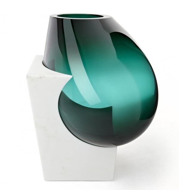 vaso de vidro soprado com moldura de mármore verde