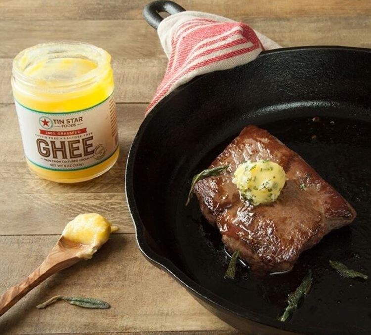 qual óleo usar para fritar manteiga pedaço de ferro fundido panela de vidro ghee manteiga clarificada bife de manteiga