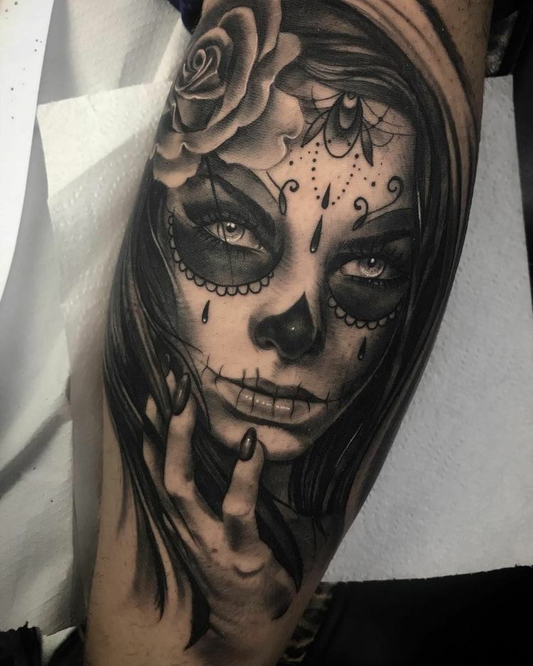 Tatuagens com significado Desenho de tatuagem La Catrina para mulheres