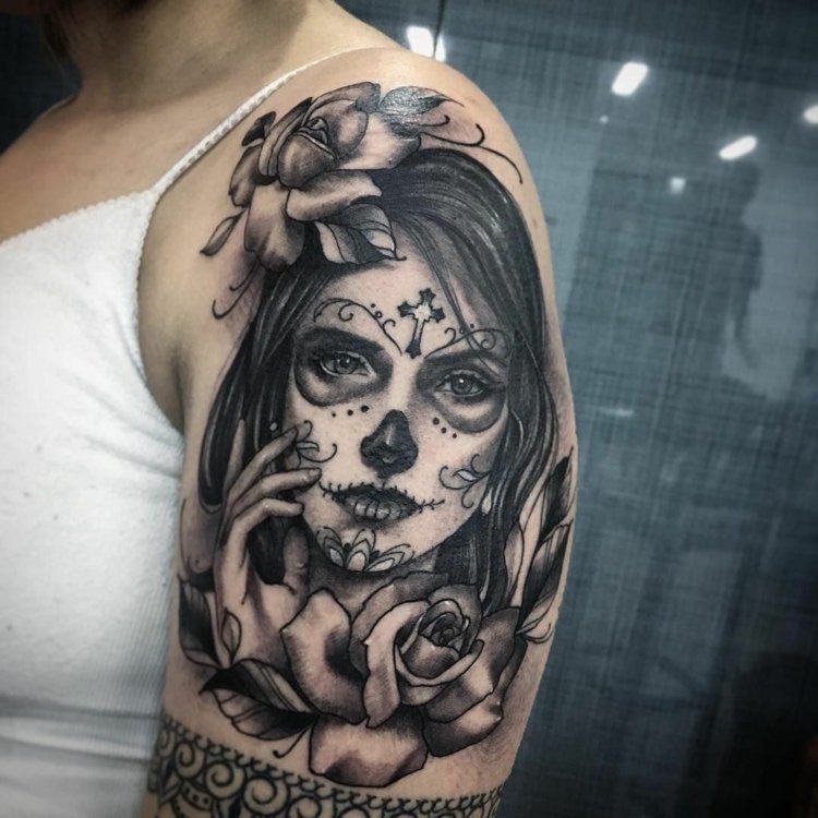 La Catrina Tattoo Design Tatuagem no braço superior para mulheres