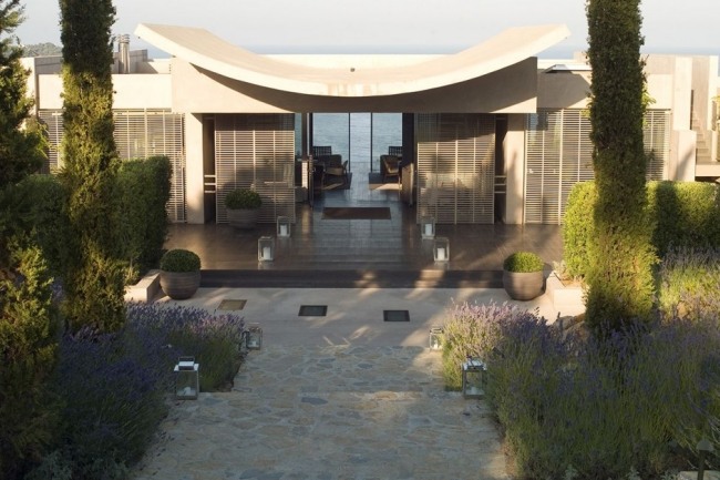 La Réserve Ramatuelle Design Hotel entrada de arbusto de alfazema e pinheiro