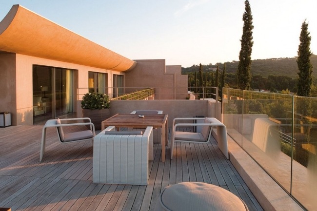 Resort Spa La Réserve Ramatuelle Hotel terraço ensolarado móveis modernos
