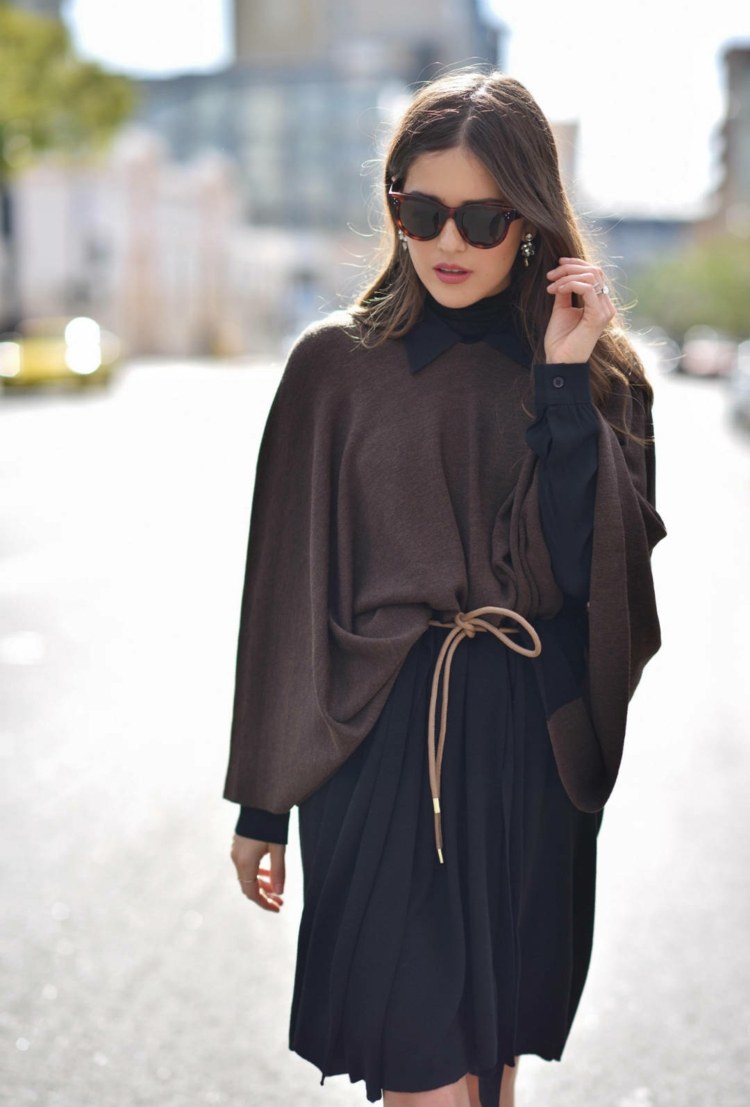 Cinto Lagenlook-fashion-spring-outfit-layering-brown-poncho-black-midi-dress-bege-tie