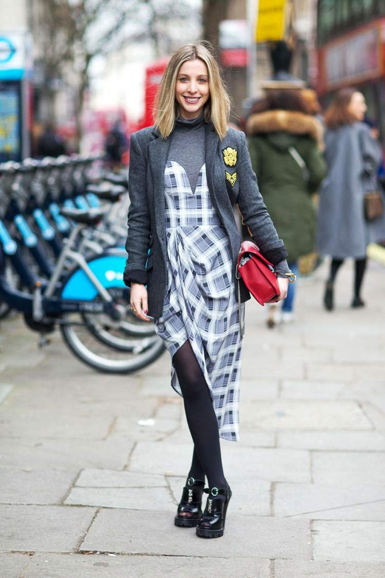 Lagen-look-fashion-idea-outfit-layer-assimétrico-vestido-corpete-vestido-gola alta-camisa-blazer-vermelho-feminino