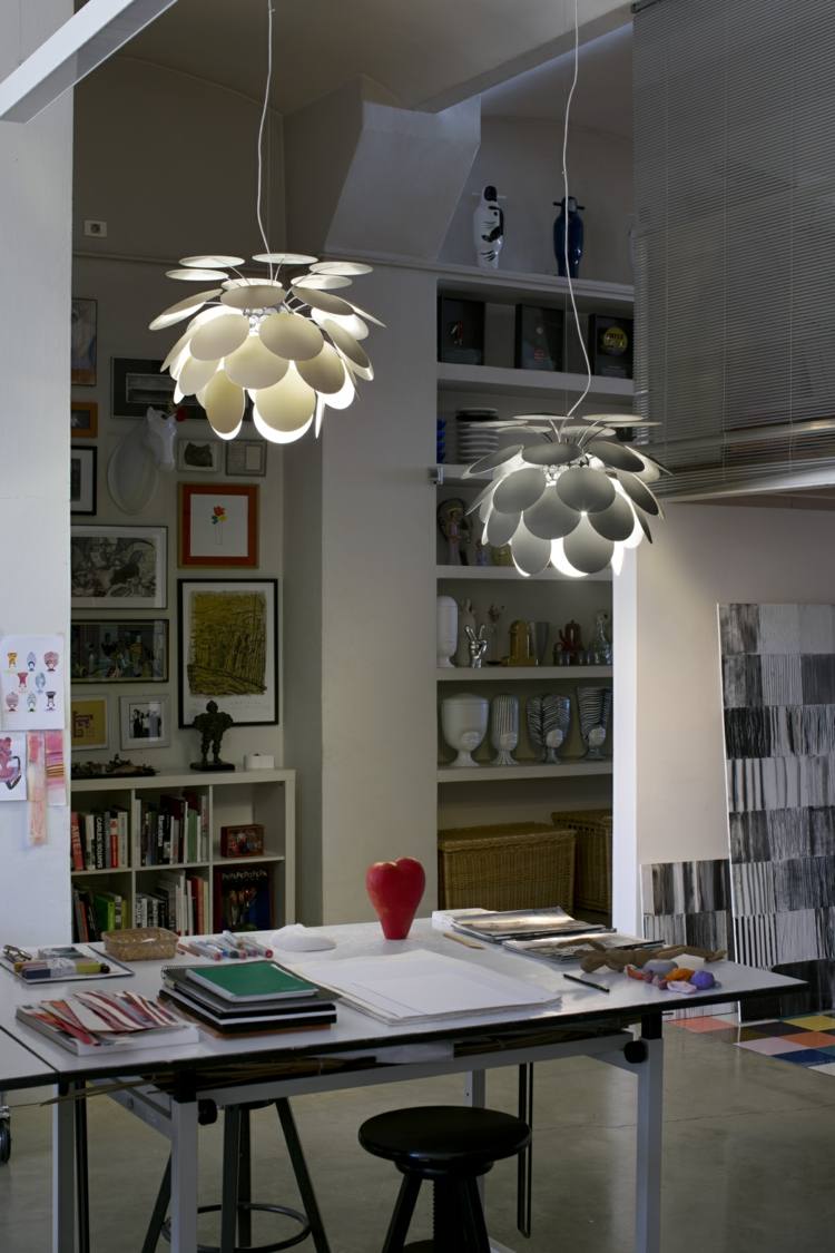 lâmpada pratos redondos mesa de escritório iluminação ideia prateleira banquinho