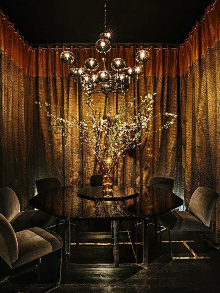 lâmpadas tendências design esferas elegantes metal lustroso sala de jantar pequena
