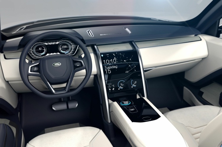 design do interior do Land Rover, assentos brancos, volante inteligente