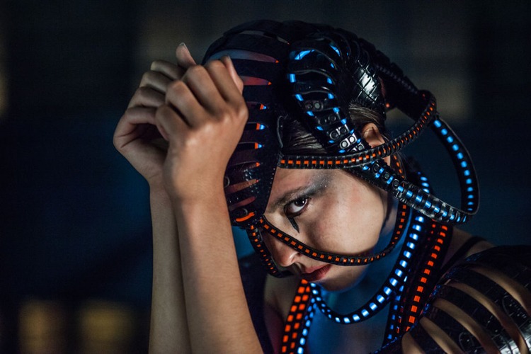 Trajes de carnaval femininos com cocar com iluminação LED