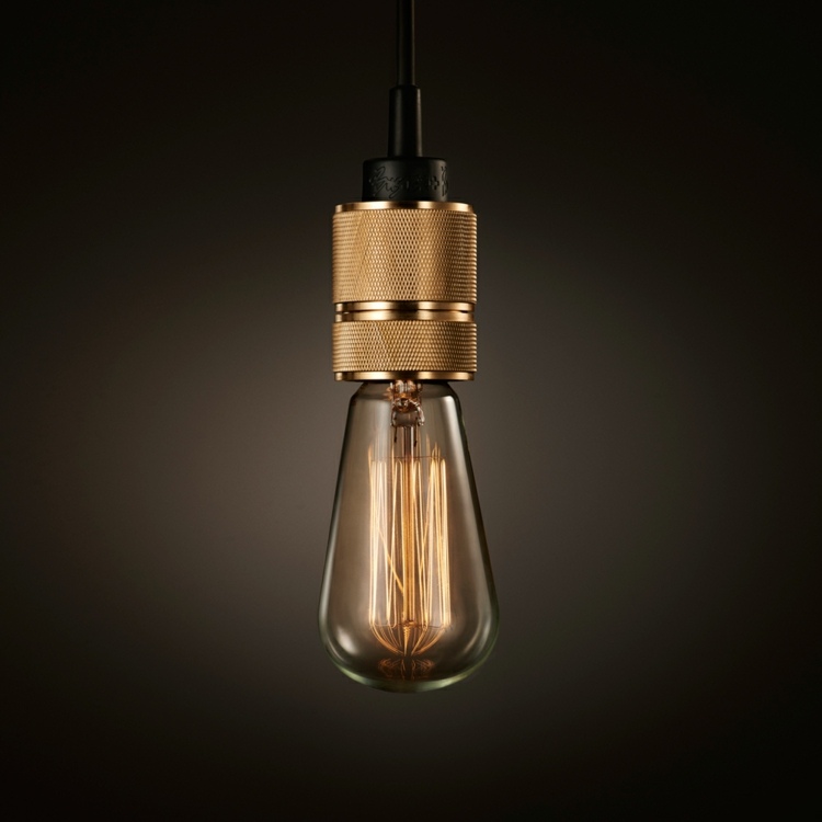 soquete de aço dourado com aparência de lâmpada led industrial