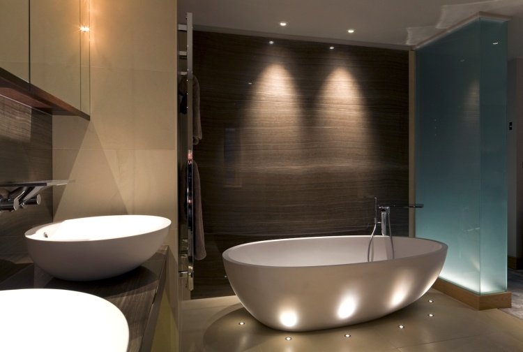 led-telhas-iluminação indireta-banheiro-free-standing-banheira-spot-light