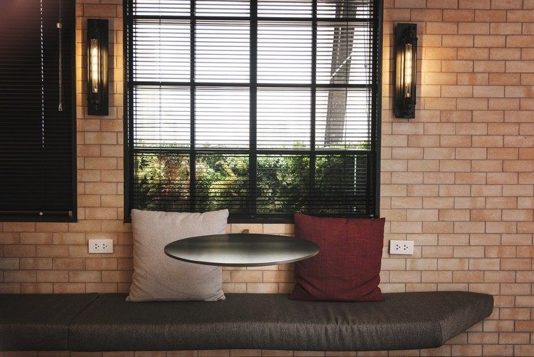 janela de proteção solar com proteção de luz persianas ajustáveis ​​pretas
