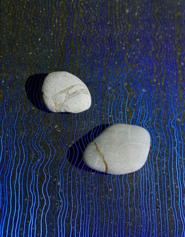 Lunacrete-SoliArchSurfaces-translúcido concreto-fibras azuis