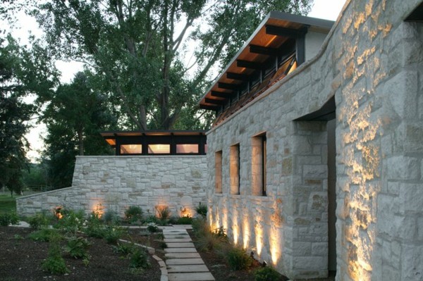 beautiful-landscape-design-accent-lighting