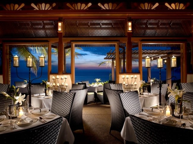 Restaurante gourmet - vista panorâmica - cadeira de vime - costa leste da Malásia