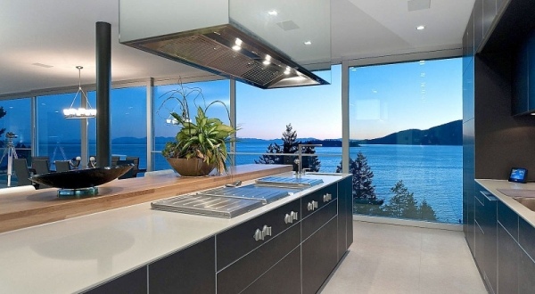 janela de vidro de design de cozinha em villa de luxo