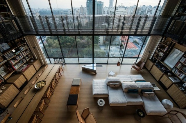 Apartamento loft de design com madeira e vista