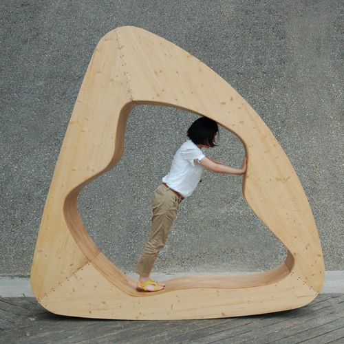 Pedaço de relaxamento triângulo de madeira de mobiliário yuan yuan gratuito