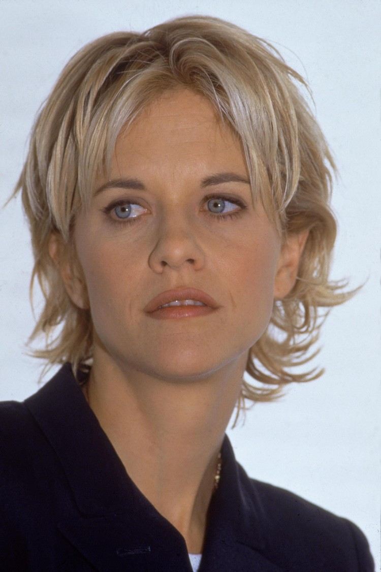 penteado meg ryan com franjas passo corte loiro