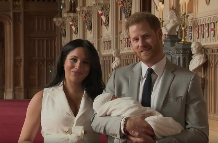 Primeiras fotos do filho de Meghan Markle Príncipe Harry