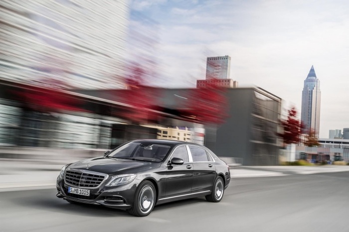 luxuoso-chofer-sedan-Mercedes-maybach-s-class