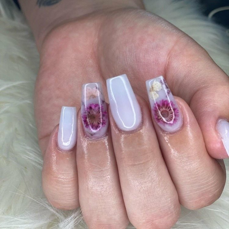 Decorações de unhas com flores secas Leite Banho Unhas Tendências em unhas
