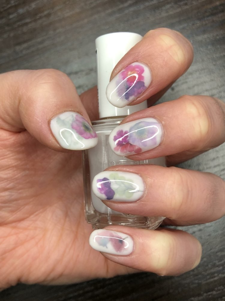 Ideias de design de unhas para unhas curtas Milk Bath Nails tendências em 2020