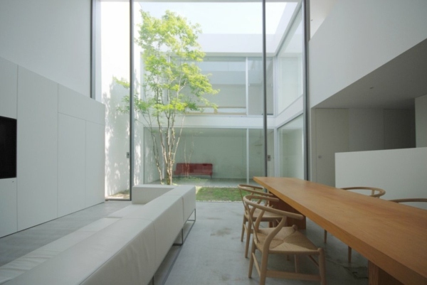 Minimalismo-puro-arquitetura-japonesa-branco-interior
