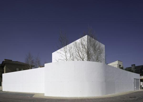 uma casa minimalista na Espanha - fachada