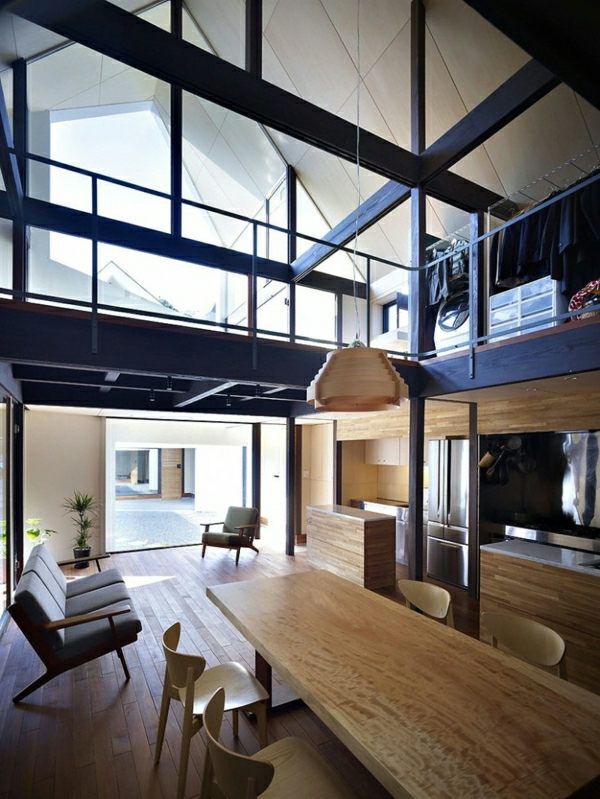 Piso de madeira - parede de vidro - interior moderno