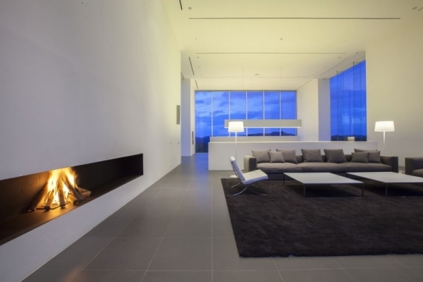design de casa de fim de semana em lareira de estilo minimalista