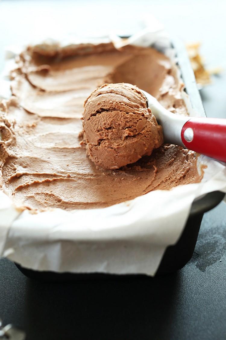 Faça seu próprio sorvete de chocolate com extrato de hortelã-pimenta