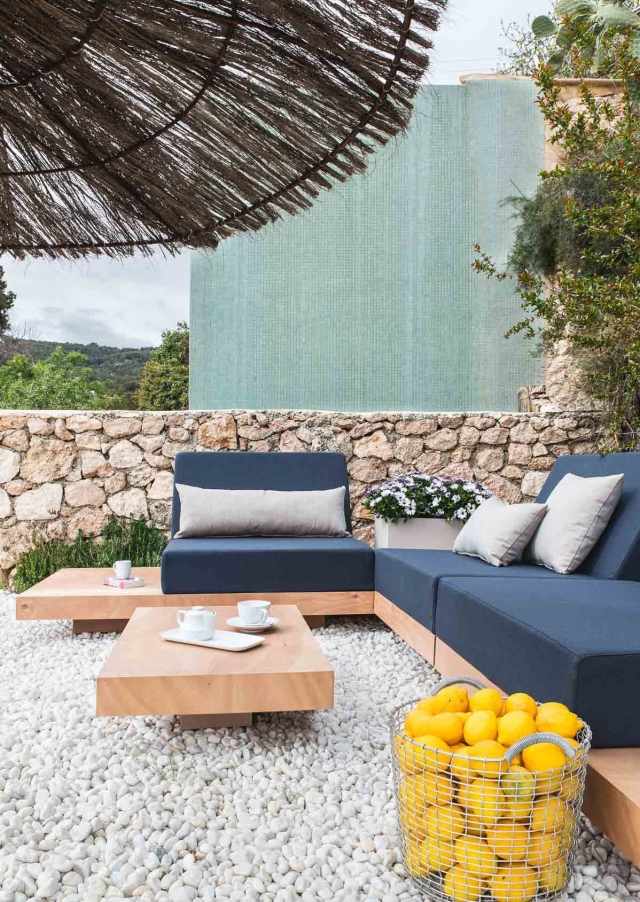 jardim-terraço-canto-móveis-sofá-modular-moldura de madeira-madeira-tropical-design moderno