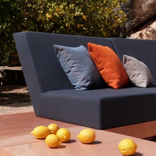 sofá-exterior-estofamento-ergonómico-design-à prova de água-moderno
