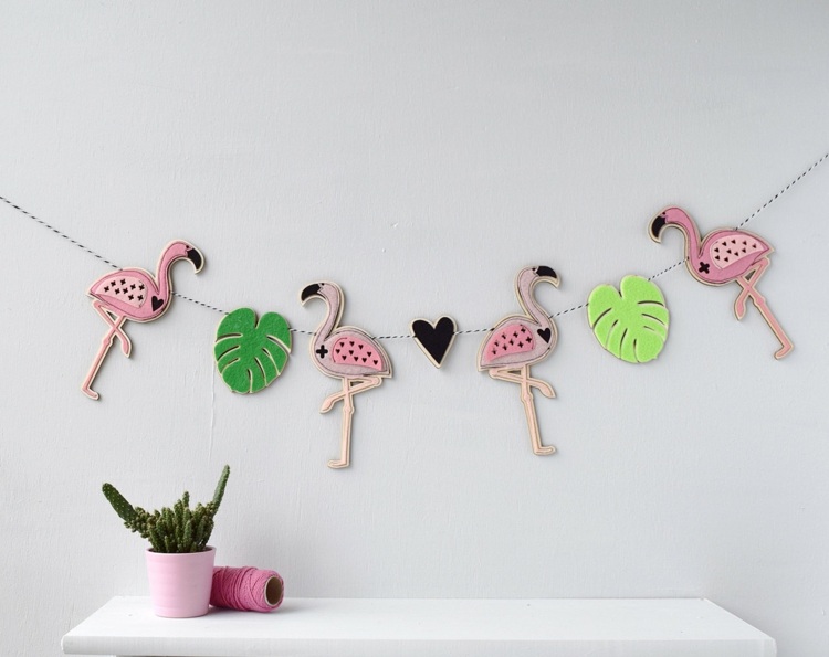 flamingo berçário decoração ideia guirlanda pássaros folhas