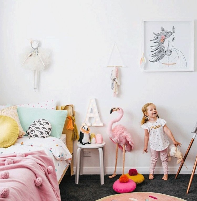 decoração de quarto de flamingo infantil quarto de menina flamingo colorido interior