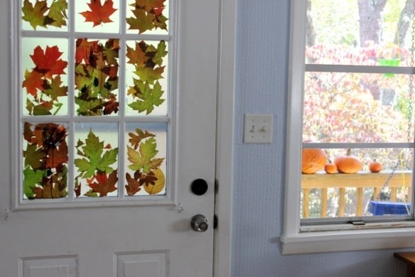 Autumnal-window-pictures-tinker-natural-materials-descolorado-folhas
