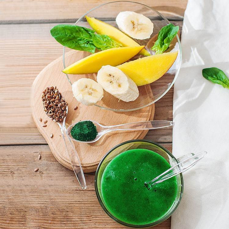 Linho-emagrecimento-receita-ideia-verdes-smoothie-bananas-manga-repolho verde