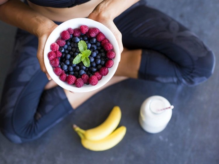 Nutrição consciente e saudável para iogues crus. Perca peso com ioga