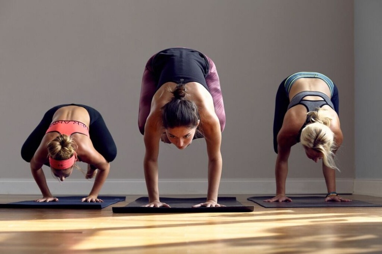 perder peso com ioga poder ioga estilo estúdio de ioga em grupo