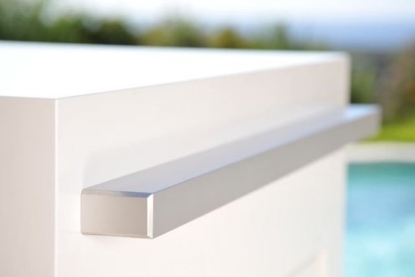 Alças externas de aço inoxidável da mini cozinha com superfície branca