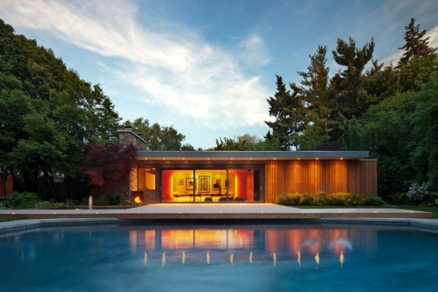 toronto-pool-house-woody-landscape-piscina-formato retangular