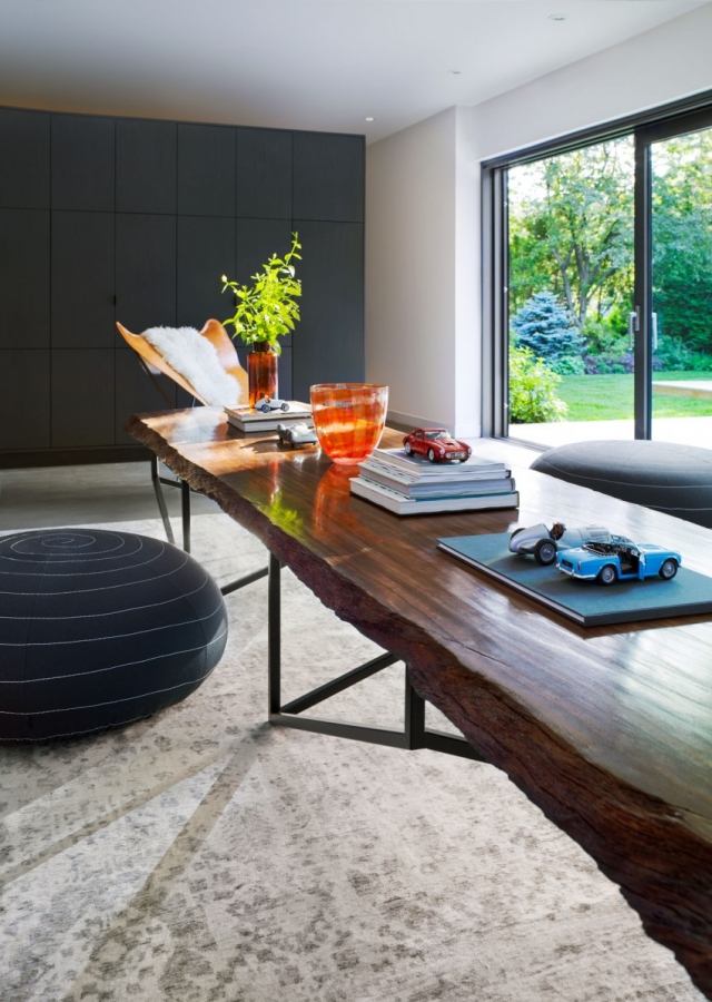 Modern-living-pavilion-interior-design-rustic-wooden-table-floor-pad-design-design